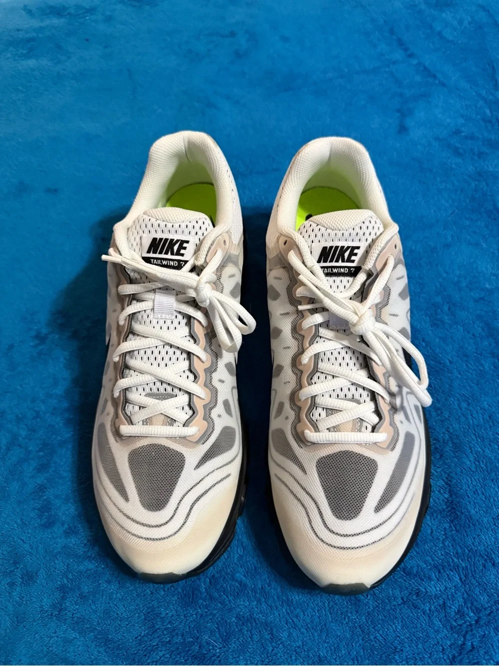 Nike Air Max Tailwind 7 running shoes in white and black Men’s size 11